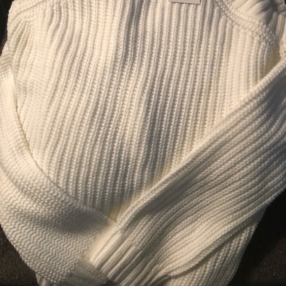 Boutique Ivory Cold shoulder sweater!! NWT!! - Picture 2 of 2